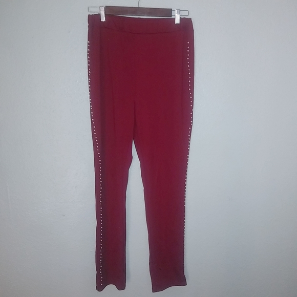 Beautiful M Queen Gold Pearls Adorned Maroon Lounge Outfit 2 Piece Set - Picture 5 of 9